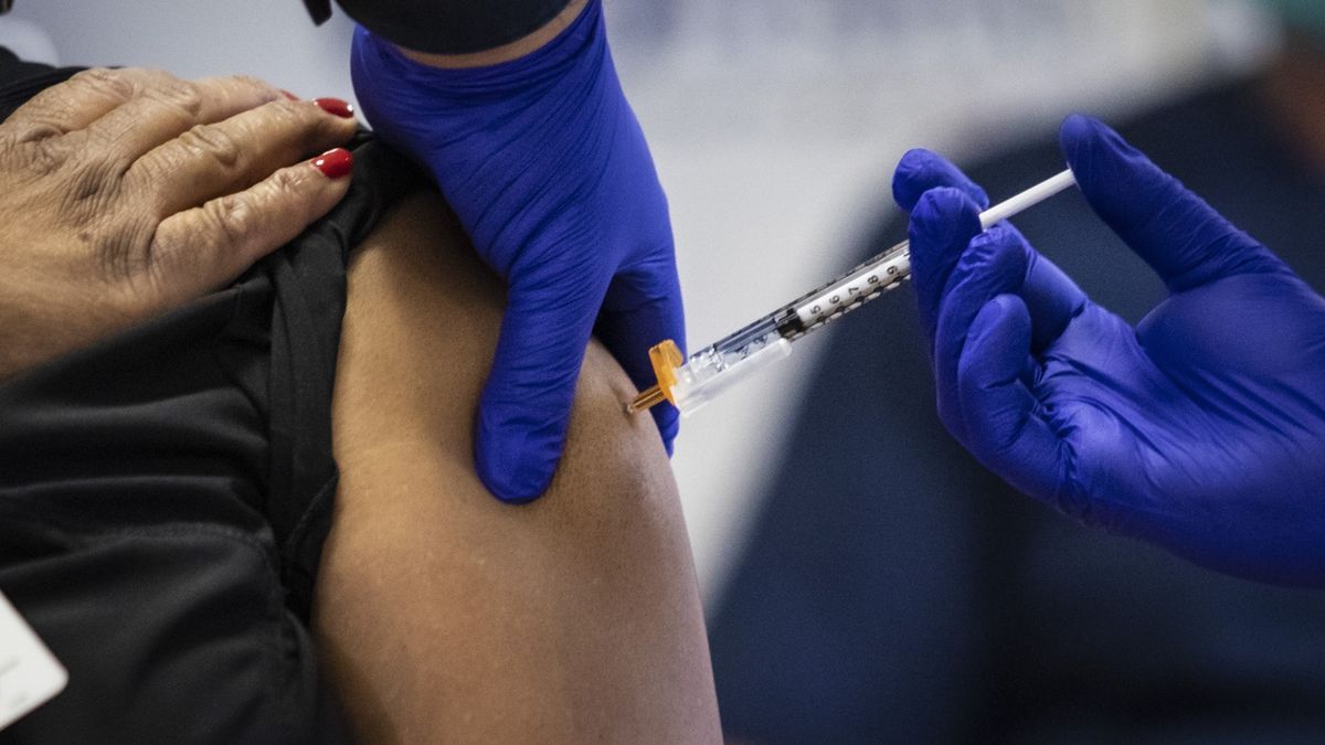 Očkování v USA je chaotické a pomalé. Potřebujeme zrychlit, říká šéf zdravotnické služby